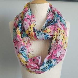 Colorful scarf 💙💟💛